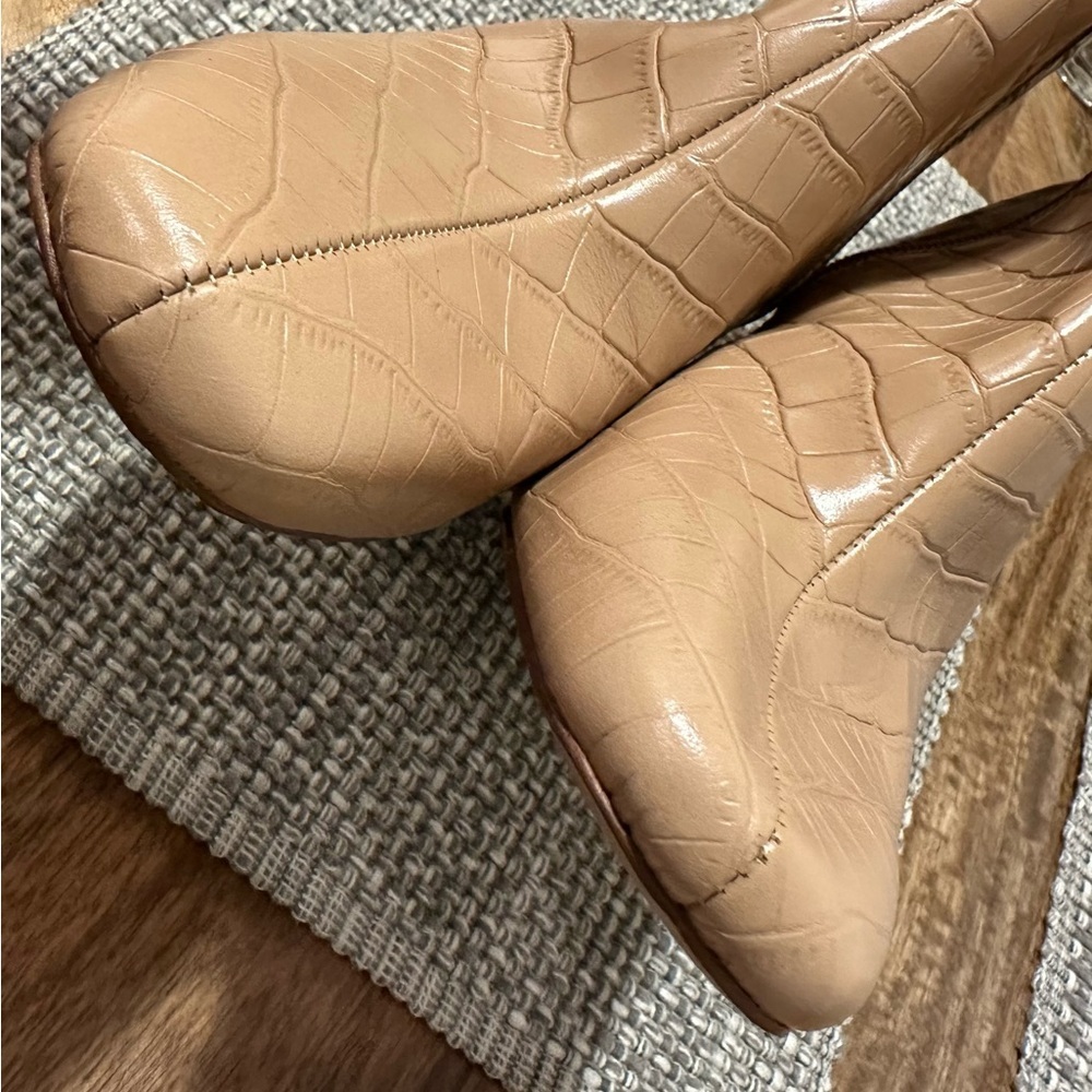 NEW Ann Taylor North Crocodile Print Leather Boots - Picture 7 of 8